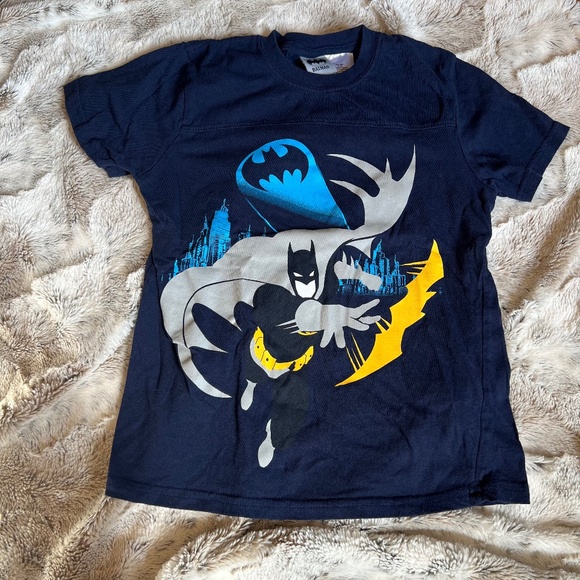 Batman T-Shirt in Blue - Kids Size Small (7) - Bundle Discount - Picture 1 of 3